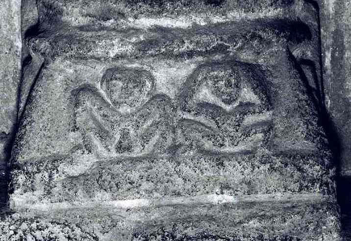 loctudy - bas relief eglise